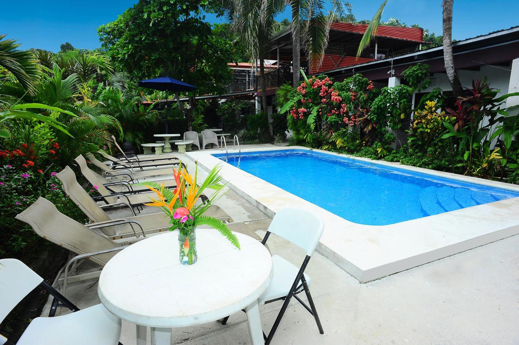 Private Fully Furnished Home At Wide Mouth Frog Hostel Quepos Exteriör bild